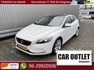 Volvo V40 1.6 T3 Momentum Clima, Navi, Pano, CC, PDC & Cam, LM, nw. APK – Inruil Mogelijk –