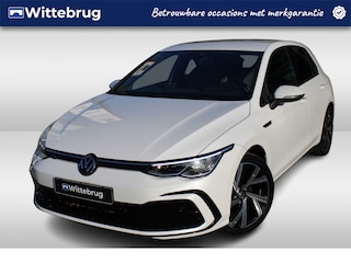 Volkswagen Golf 1.5 eTSI 150pk DSG R-Line Business+ / Head-up Display / Camera / Stuur & Stoelverwarming / Navigatie / App-Connect / 18" LMV