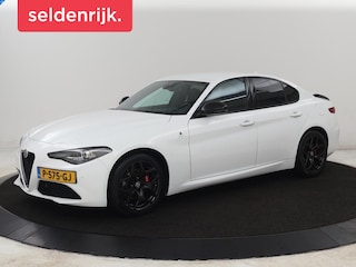Alfa Romeo Giulia 2.0T Sprint | Leder | Adaptive cruise | Stoel & stuurverwarming | Trekhaak | Camera | Sportstoelen | Keyless | Carplay | Bi-Xenon | Climate control | Navigatie