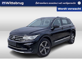Volkswagen Tiguan 1.4 TSI eHybrid 245PK Elegance / Panoramadak / IQ LED / Zwenkbare Trekhaak / 360 Camera / Stuur + Stoelverwarming / Elektrische Achterklep