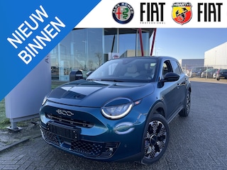 Fiat 600 1.2 Hybrid La Prima | Full option | Camera | Stoelverwarming | Leder | Carplay | Massage | Droneview | LED