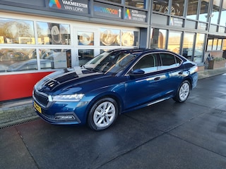 Skoda Octavia 1.0 TSI MHEV 110pk DSG Business Edition Plus Elec Trekh. All-in prijs + 12 mnd garantie.