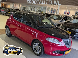 Lancia Ypsilon 1.2 Platinum Airco, Stuurbekrachtiging