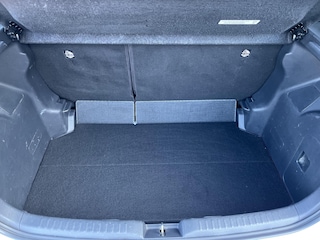 Toyota Yaris 1.5 Hybrid Dynamic | All-in prijs | Automaat | Trekhaak | LM Velgen