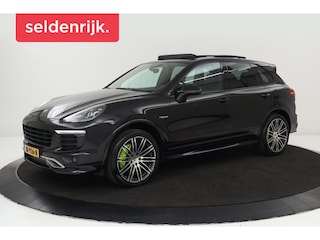 Porsche Cayenne 3.0 S E-Hybrid | Panoramadak | Stoel & stuurverwarming | Leder | Camera | BOSE Sound | Full LED | Luchtvering | Achterbankverwarming | Navigatie | Memory