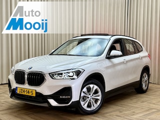 BMW X1 xDrive25e Panoramadak / Afn. Trekhaak / Navi Pro / LED / Cruise / Camera / PDC V&A / 17'' LMV