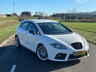 Seat Leon 2.0 TFSI FR 200PK (GOED ONDERHOUDEN, CRUISE, AIRCO, ELEKT RAMEN, BLEUTHOOTH, TREKHAAK, NIEUWE APK)
