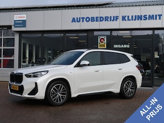 BMW X1 sDrive18i M-Sport / Innovation Pack | Leder | HUD | H&K | 360 Camera | Panoramadak