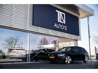 Volkswagen Golf 1.4 eHybrid GTE | HUD | Keyless | Matrix LED | Panodak | Trekhaak | 18"