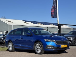 Skoda Octavia Combi 1.0 e-TSI Business Edition cruise apple carplay