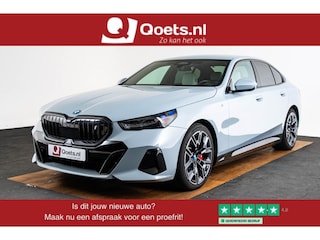 BMW i5 eDrive40 84 kWh M Sport Pro - Trekhaak - Driving Assistant Plus - Comfort Access - getinte Ruiten - Elektrisch verwarmde voorstoelen - Harman kardon - Iconic Glow - Active Guard - Parking Assistant -