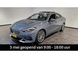 BMW 220i High Executive Edition | Panoramadak | Leder | Adaptieve cruise control | Head-Up | Trekhaak |