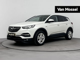 Opel Grandland X 1.2 Turbo 131Pk Online Edition | Navigatie | Climate Control | Cruise Control & Snelheidsbegrenzer | Smartphone Integratie | Parkeersensoren Voor & Achter | Regensensor | Privacy Glass | Apple & Android Carplay |