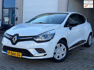 Renault Clio 1.2 16V/ luxe uitvoeringen/ 5drs/ 1e EIG/ dealeronderhouden/ 1jaar apk/ volle opties zeer nette auto.
