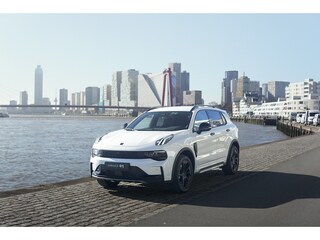 Lynk & Co 01 More Light Edition | Lederen bekleding | Stoelverwarming |