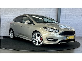 Ford Focus 1.0 Titanium / Stoelverwr. / Cruis / Leer / Clima