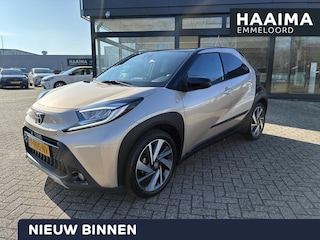 Toyota Aygo 1.0 VVT-i MT Envy 5-Deurs | Climate control | Navigatie | Camera | 18" LM-Velgen | Elektrisch Pakket | Cruise control | Private-Glass | LED Verlichting | DAB