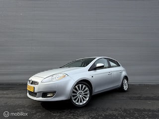 Fiat Bravo 1.4 T-Jet Sport | 150PK | 6 Bak | Trekhaak | Clima | Cruise | Camera | NAP | Xenon