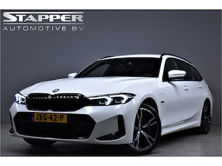 BMW 3-serie Touring 330e 292pk LCI M-Sport Eig. Dealer OH Virtual/Carplay/Head-Up/Led/Alcantara/Leer/Adap-Cruise/Lmv18"