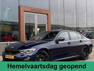 BMW 320i High Executive Edition | Head-Up | Led | Leder | Hifi | Achteruitrijcamera |