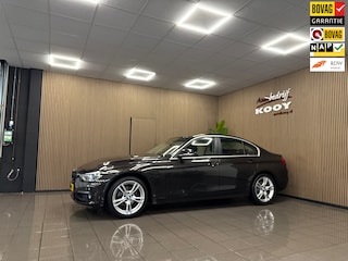 BMW 318i Corporate Lease Executive * Automaat / Navigatie / Camera / NL Auto *