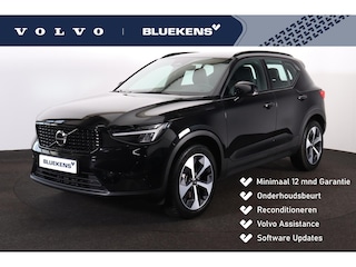 Volvo XC40 B4 Plus Dark - IntelliSafe Assist & Surround - Harman/Kardon audio - Parkeercamera achter - Verwarmde voorstoelen & stuur - Parkeersensoren voor & achter - Elektr. bedienb. voorstoelen met geheugen links - Draadloze tel. lader - Elektr. inklapbare trekhaak - 19' LMV