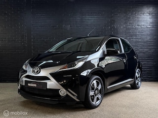 Toyota Aygo 1.0 VVT-i x-clusive | keyless | Clima | Camera