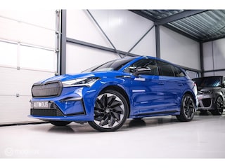 Skoda Enyaq iV 60 Sportline | Sportstoelen | Alcantara | Camera | NL auto | 1e eigenaar | Energy Blue | LED | Rijklaarprijs |