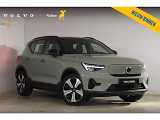 Volvo XC40 231PK Recharge Pure Electric Plus Navigatie / Adaptive Cruise Control / Stoelverwarming / Stuurverwarming / Semi-elektrische trekhaak / Elektrische achterklep / 19" Velgen / Zwart dak