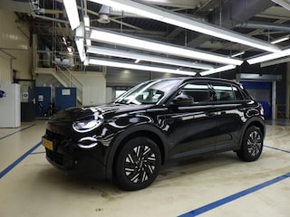 Fiat 600 e RED 54 kWh 3 Fase 156pk | Navigatie by App | Cruise Control | Parkeersensoren | DAB+ | Keyless-Start | !!