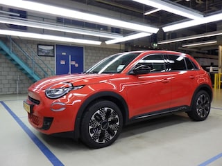 Fiat 600 e La Prima 54 kWh | Massage | Adaptive Cruise | Elektr. Stoelen | Elektr. Achterklep | Stoelverwarming | Full-LED | !!