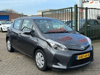 Toyota Yaris 1.5 Full Hybrid Aspiration Automaat 1e eigenaar dealer onderhouden achteruit camera navigatie airco op afs