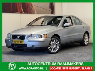 Volvo S60 2.4 DRIVERS EDITION NAVIGATIE CRUISE CONTROL CLIMATE CONTROL STOELVERWARMING AFNEEMBARE TREKHAAK 17" LICHTMETALEN VELGEN ZEER MOOI !! Brgl