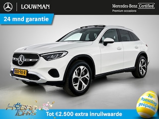 Mercedes-Benz GLC 300 e 4MATIC Plug-In Hybride Trekhaak | Panorama Schuif-Kanteldak | Sfeerverlichting | Memory Voorstoelen | Distronic | Stuur en Stoelverwarming. Inclusief 24 maanden Mercedes-Benz Certified garantie voor Europa.