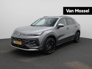 Volkswagen T-Roc 1.5 eTsi Life First Edition 116 PK| Origineel Nederlands | 1e Eigenaar | Panoramadak | Sfeerverlichting | LED Plus | Stoelverwarming | Stuurwielverwarming | Achteruitrijcamera