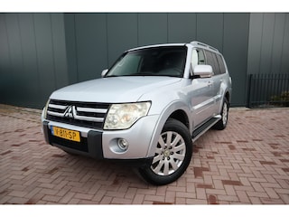 Mitsubishi Pajero 3.2 DI-D Invite Side Window Van Automaat Leder Navigatie Grijs kenteken Trekhaak