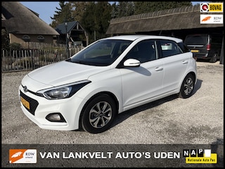 Hyundai i20 1.2 75pk Comfort Apple Carplay, Camera, Zwarte hemel
