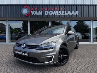 Volkswagen Golf 1.4 TSI GTE Connected Series PANO, LEDER, DSG