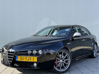 Alfa Romeo 159 BWJ 2012 | 1.7T 200PK TI Distinctive | LEDER/ALCANTARA | TREKHAAK | CLIMA | NAVI | CRUISE | STOELVERW |