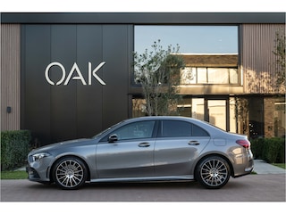 Mercedes-Benz A-klasse 220 AMG-Line | Half Leder | Camera | Sfeerverlichting | 18"LM | NL Auto