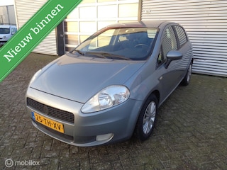 Fiat Punto Grande 1.4-16V Emotion/Airco/Cruise/Lm velgen/NIEUWE APK 03-2027