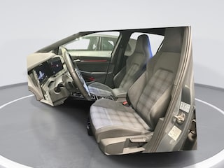 Volkswagen Golf 1.4 245pk DSG eHybrid GTE · Camera · Apple/Android Car Play · Navigatie · Stoel-& Stuurverwarming · Sfeerverlichting · 17'' Inch ·