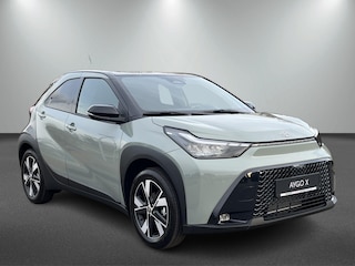 Toyota Aygo Hybrid 115 Black Edition | Stoelverwarming | Park. Sensoren | AC