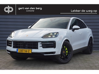 Porsche Cayenne 3.0 E-Hybrid Black Edition - PANODAK - TREKHAAK - LUCHTVERING - BOSE -