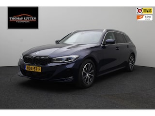 BMW 3-serie Touring 320e 2023 | Connected Services | Carplay | DAB Radio | Stuurverwarming | Adaptive Cruise Control | Boekjes | Keyless 2 Sleutels | Elektrische Trekhaak & Achterklep | Navigatie | Stuurwiel Bediening