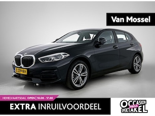 BMW 118i | WORDT VERWACHT | APPLE CARPLAY | ANDROID AUTO | PARKEERSENSOREN | DAB RADIO | HALF LEDER BEKLEDING | DIGITAL COCKPIT | CRUISE CONTROL | CLIMATE CONTROL | LENDENSTEUN | NAVIGATIE | DRIVING MODES | KEYLESS GO |