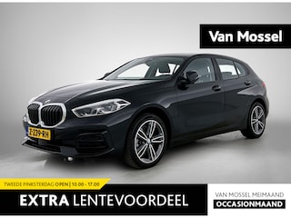 BMW 118i | WORDT VERWACHT | APPLE CARPLAY | ANDROID AUTO | PARKEERSENSOREN | DAB RADIO | HALF LEDER BEKLEDING | DIGITAL COCKPIT | CRUISE CONTROL | CLIMATE CONTROL | LENDENSTEUN | NAVIGATIE | DRIVING MODES | KEYLESS GO |