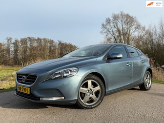 Volvo V40 1.6 D2 Momentum Navi Clima 16" Velgen Trekhaak 6 Versnellingen PDC Cruise Goed Onderhouden
