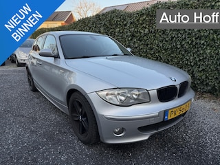 BMW 118i Executive | Airco | Cruise Control | Sportstoelen | Elekt. Ramen | LMV | Privacy Glass | PDC | APK tot 04-01-2027!