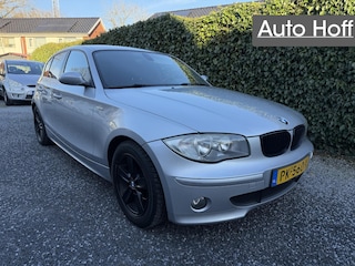 BMW 118i Executive | Airco | Cruise Control | Sportstoelen | Elekt. Ramen | LMV | Privacy Glass | PDC | APK tot 04-01-2027!